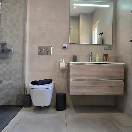 & Quite 2bdr Beachfront Apartament Fuengirola