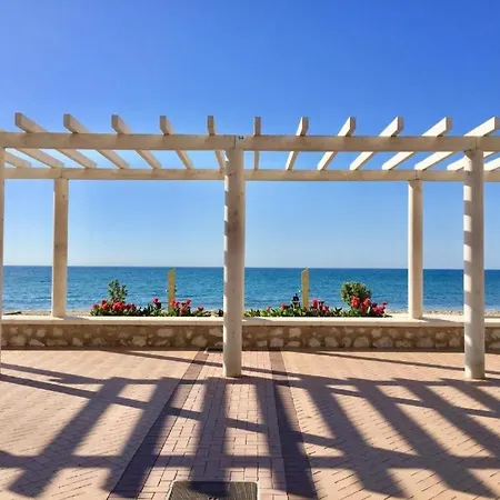 & Quite 2bdr Beachfront Apartamento