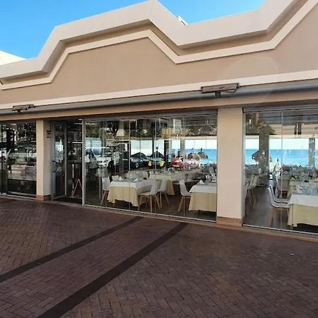 & Quite 2bdr Beachfront Apartamento *