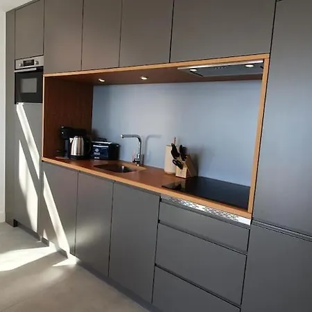 & Quite 2bdr Beachfront