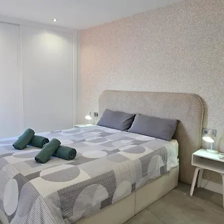 & Quite 2bdr Beachfront *